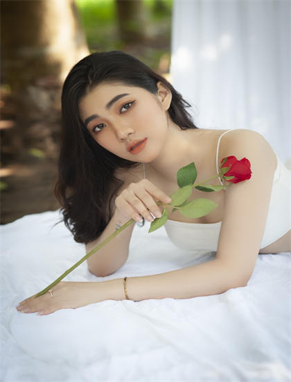 爱很美味免费观看全集电视剧_人生若如初见在线观看_亢奋第一季电视剧免费观看